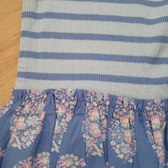 NWOT 12-18m Baby Gap Blue and White Striped/Floral Design Romper - Picture 2 of 4